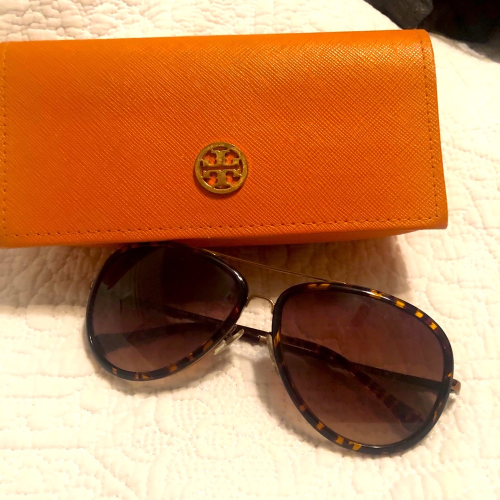 Tory Burch aviator sunglasses with case